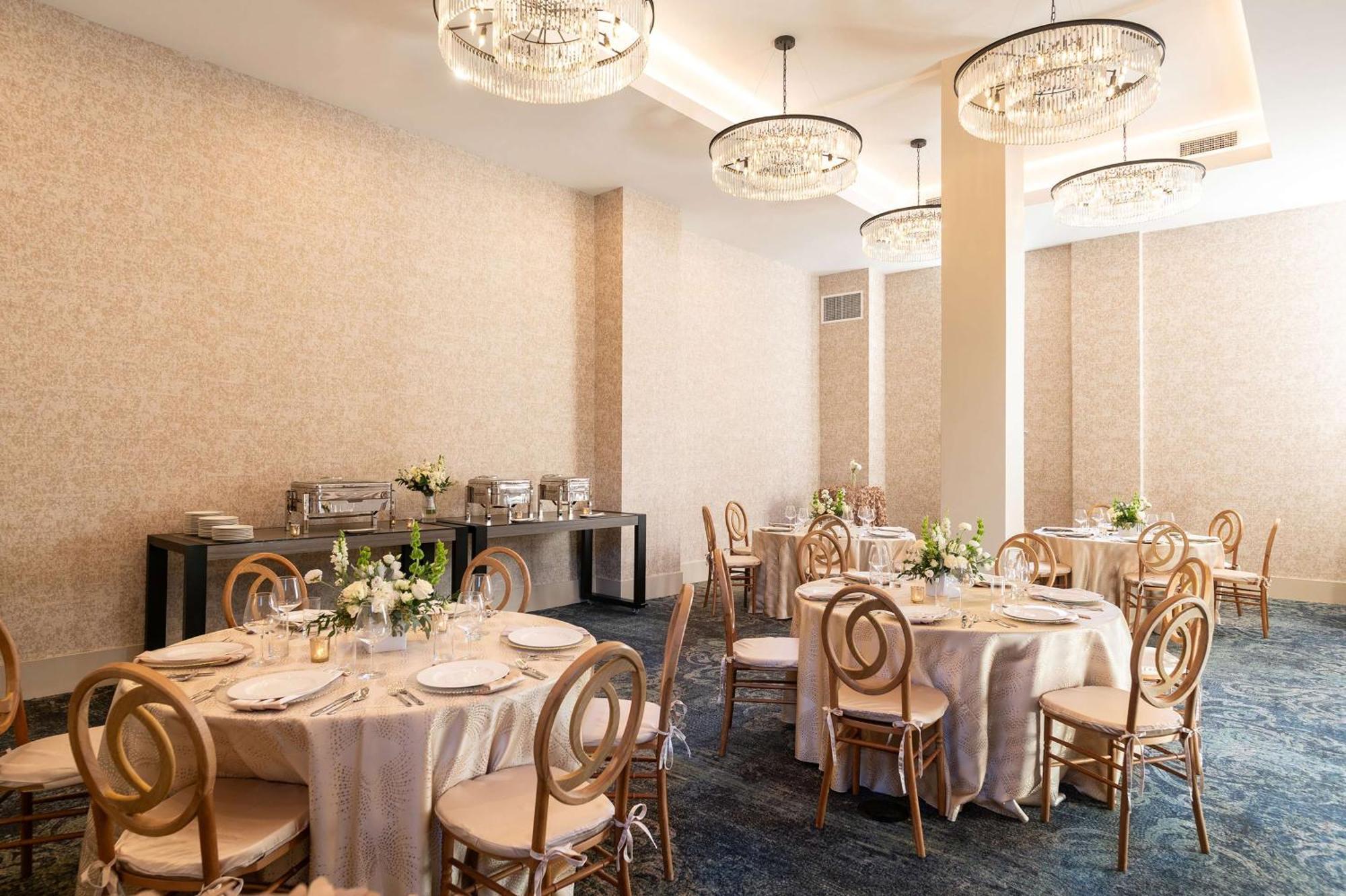 Hotel Petersburg, Tapestry Collection By Hilton エクステリア 写真