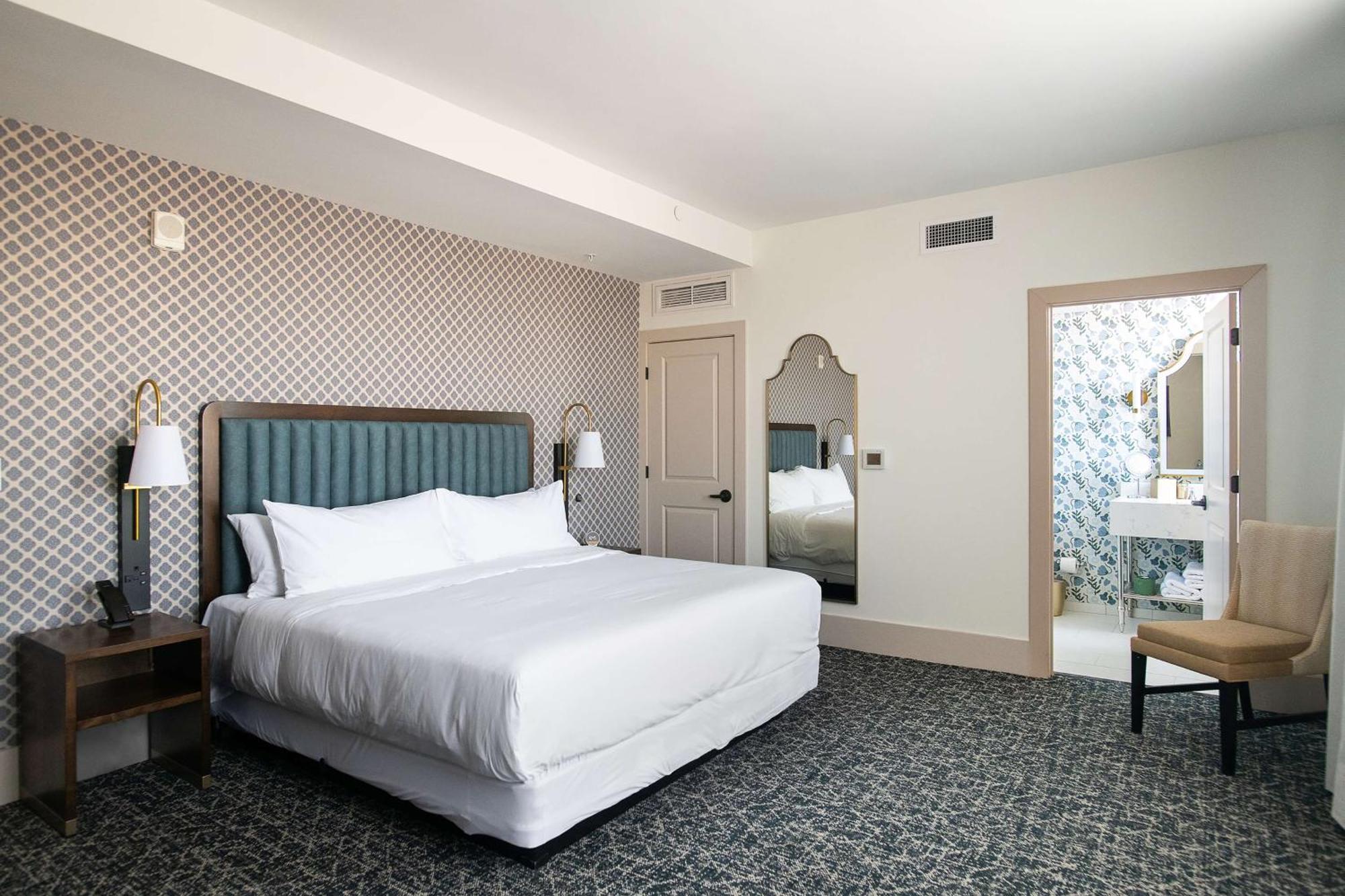 Hotel Petersburg, Tapestry Collection By Hilton エクステリア 写真